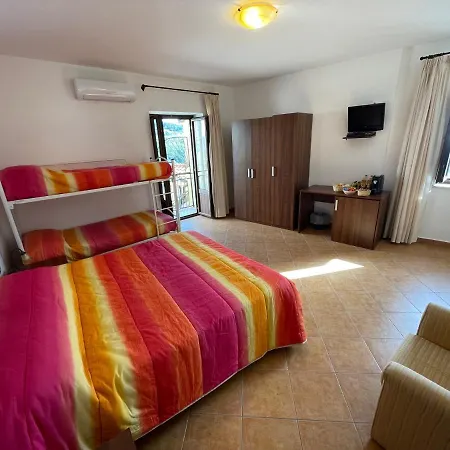 Bed & Breakfast Antica San Ciriaco 3*